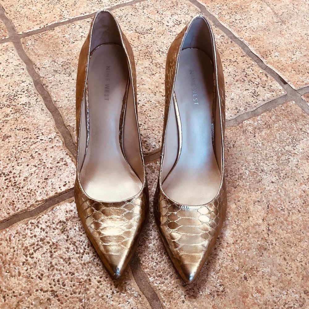 Nine West gold heels size 9